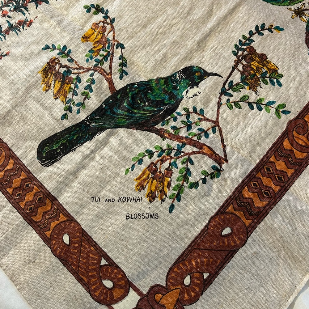 Vintage Maori New Zealand Taniwha Tablecloth or Hangable Tapestry - Picture 2 of 12
